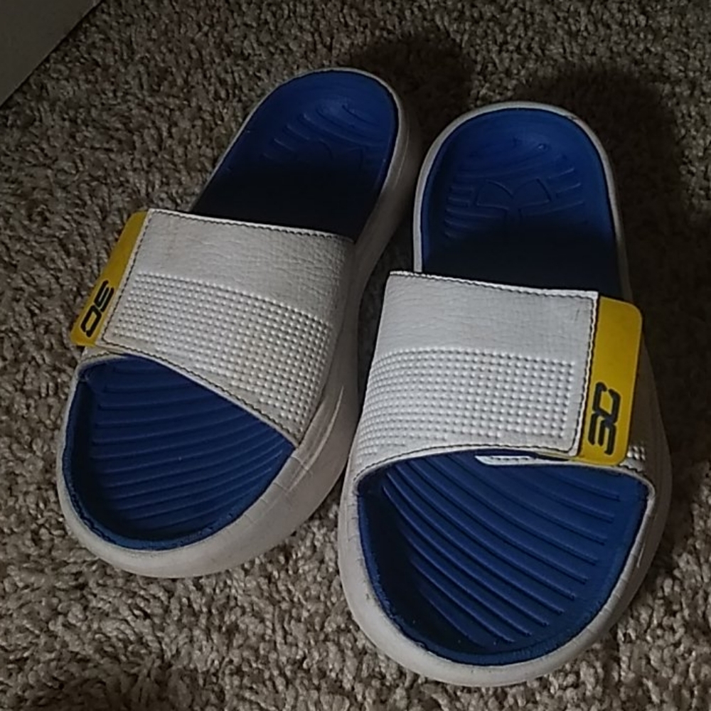 Under armour slides / slip-ons